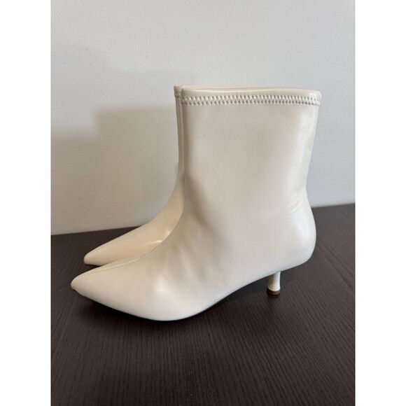 A New Day 8.5 Women's White Lonnie Kitten Heel Stretch Ankle Boots NWT booties - Picture 3 of 5
